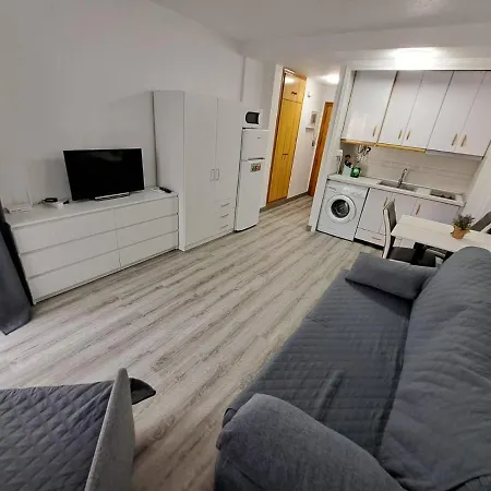 Appartamento студия 300 м до центрального пляжа дель кура *